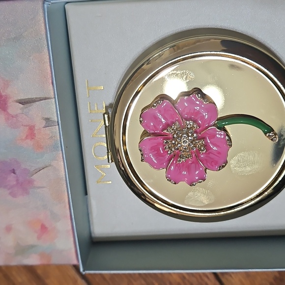 Monet Compact Double Mirror Gold Tone Pink And Crystal Flower - Picture 2 of 4